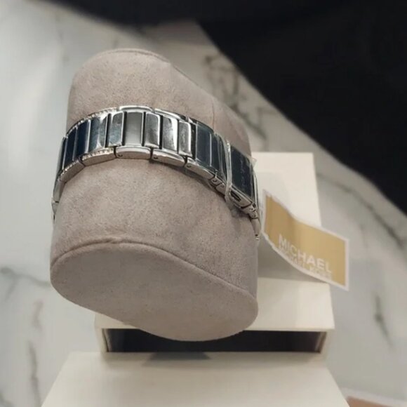 NWT MICHAEL KORS WATCH - Picture 4 of 13